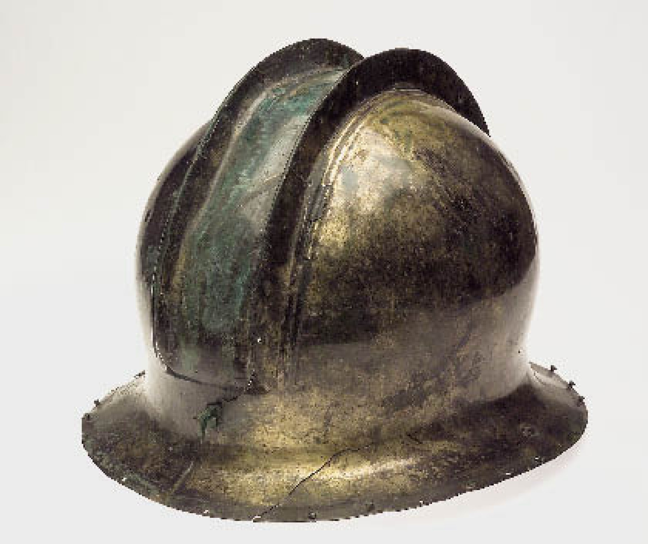 : Doppelkammhelm aus Bronze. (Foto: A. Schumacher - NHM Wien)