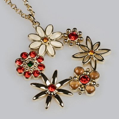 : Halskette Blume II, © NHM Wien (Foto: Chloe Potter)